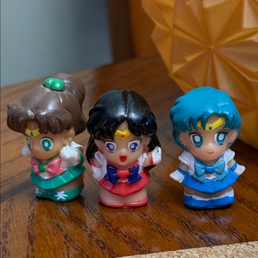 Vintage 1990s Sailor Moon Mini Figures Set Finger Puppet Plastic PVC Toys - Picture 3 of 8
